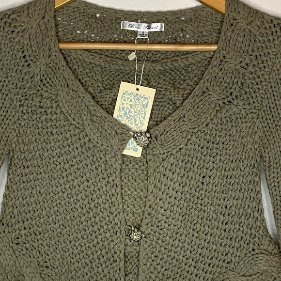 NWT Blue Tassel crop cardigan. Small - Picture 3 of 6